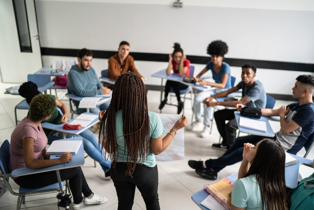 Club Examples 10 High School Clubs and Extracurriculars That Look Great on a College ...